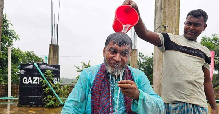দুধ দিয়ে গোসল করা আওয়ামী সম্পাদক মাসুদ কারাগারে