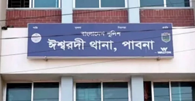 পদ্মায় টহলকালে পুলিশের নৌদলে সন্ত্রাসী হামলা, ওসিসহ ৫ সদস্য গুলিবিদ্ধ