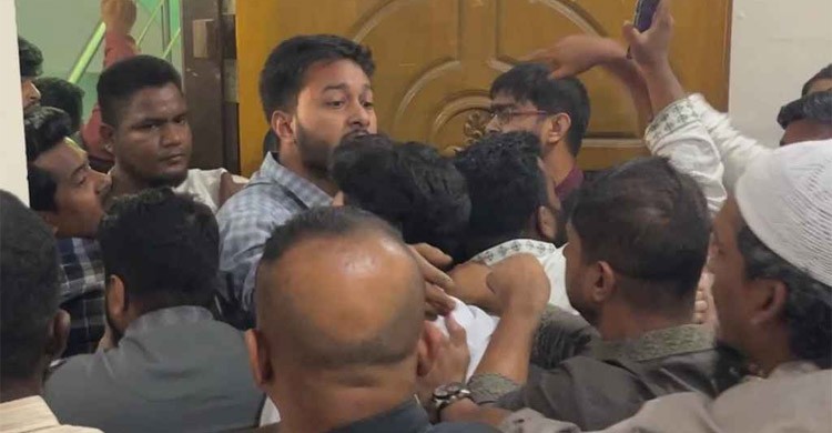 ধামরাইয়ে এনসিপির দুই গ্রুপের সংঘর্ষ, আহত অন্তত ২০