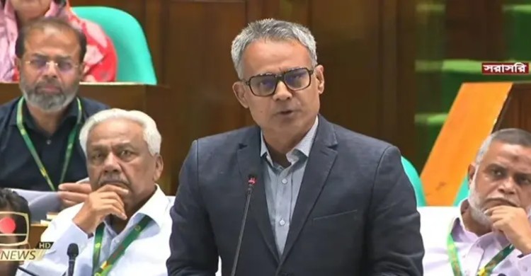 ভারত থেকে আসছে ২০০ রেল কোচ, বাড়বে আন্তনগর ট্রেন: রেলপথমন্ত্রী