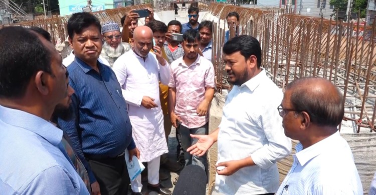‘ক্লিন সিটি, গ্রিন সিটি’ গড়তে মাঠে রাসিক প্রশাসক: ৭ দিনের আল্টিমেটাম ঠিকাদারকে