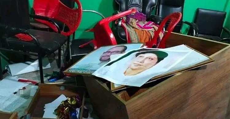বিড়ি চাওয়াকে কেন্দ্র করে সংঘর্ষ, ঝালকাঠিতে বিএনপি কার্যালয় ভাঙচুর