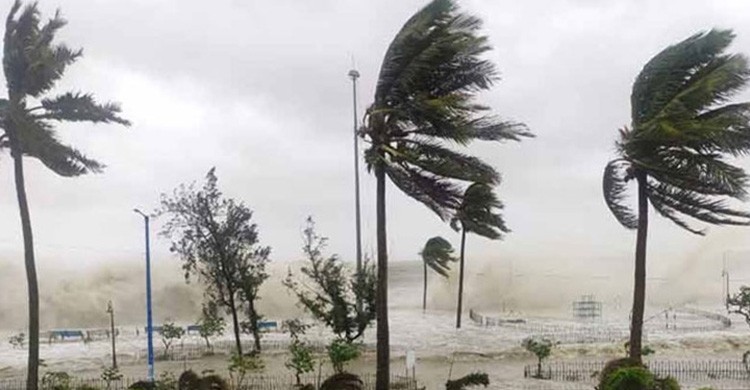 দুপুরের আগেই বজ্রসহ ঝড়-বৃষ্টির শঙ্কা, ১০ অঞ্চলের জন্য সতর্কবার্তা