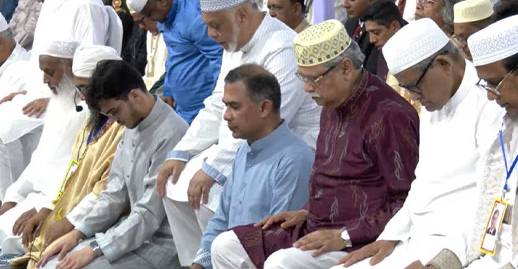 জাতীয় ঈদগাহে রাষ্ট্রপতি-প্রধানমন্ত্রীর অংশগ্রহণে ঈদের প্রধান জামাত অনুষ্ঠিত